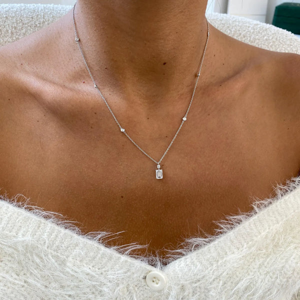 18K Solid Gold Lab Grown Diamond Emerald & Round Pendant Necklace - Side View | Riyanika Jewels