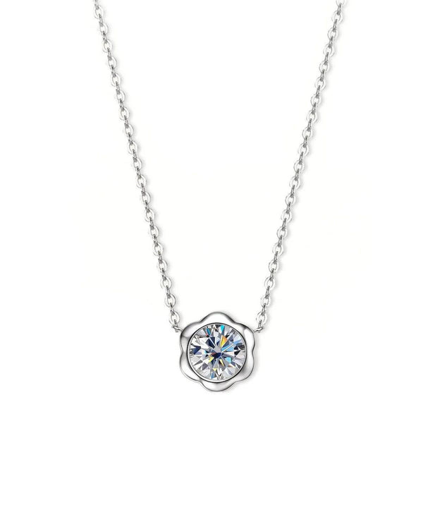 18K Solid Gold Flower Shaped Solitaire Natural Diamond Pendent Necklace