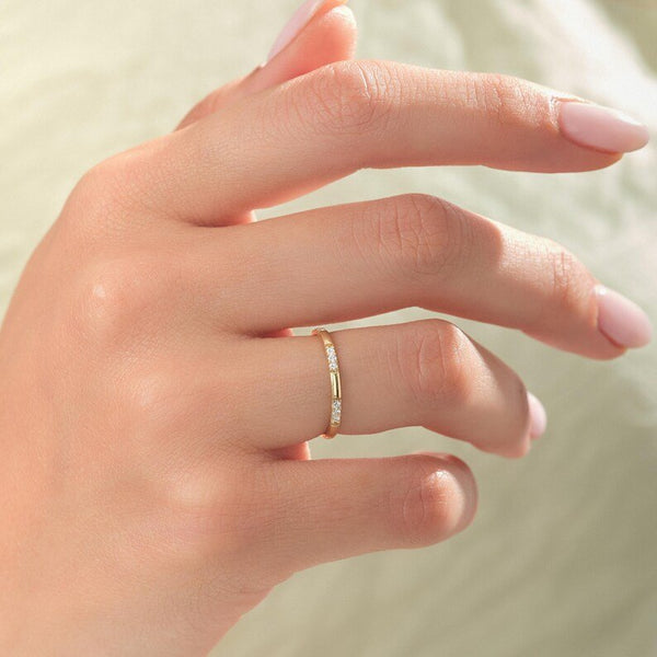 18K Solid Gold 1.00 CT Lab Grown Diamond Nine-Stone Wedding Band - Side View | Riyanika Jewels