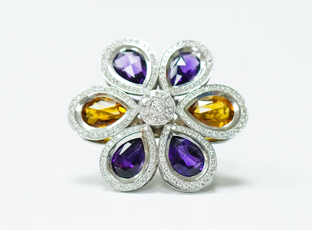 Modern 18K gold chain bracelet - Riyanika Jewels