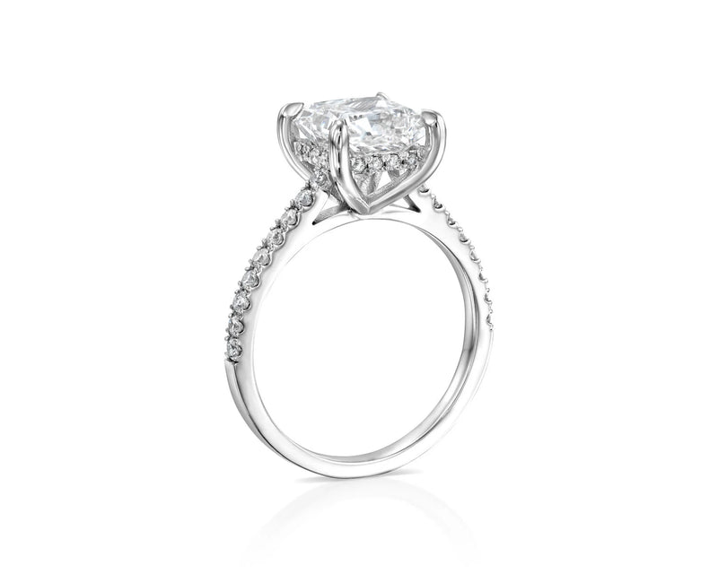 18K Solid Gold 2ct Princess Cut Lab Grown Diamond Engagement Ring - Close Up | Riyanika Jewels