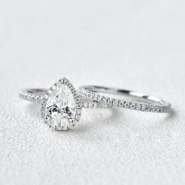 18K Solid Gold 3.80 CT Lab Grown Diamond Pear Cut Halo Bridal Engagement Ring - Side View