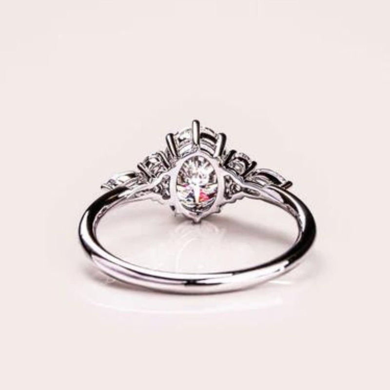 18K Solid Gold 2.32 CT Natural Diamond Oval Cut Vintage Cluster Engagement Ring - Close Up