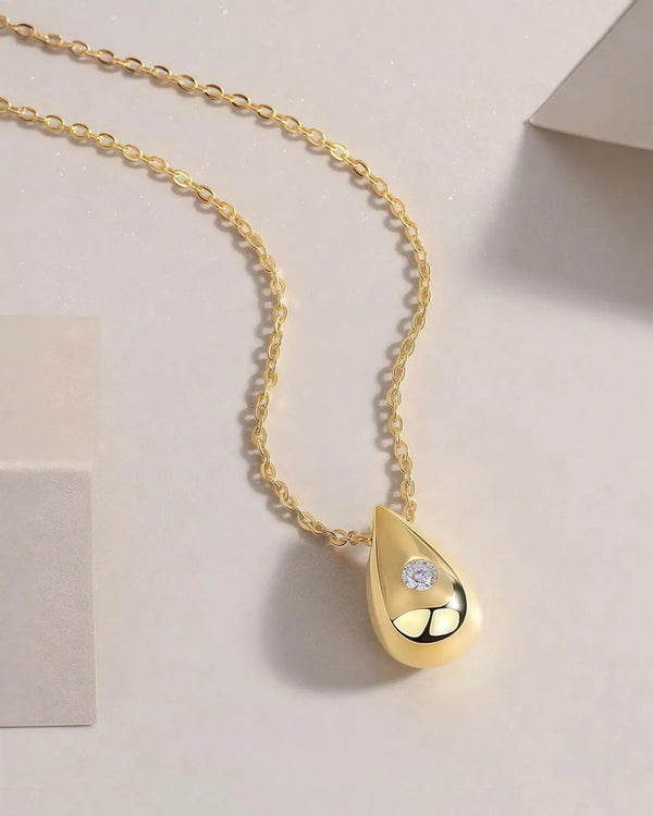 18K Solid Gold Teardrop Pendent Lab Grown Diamond Chain Necklace - Side View | Riyanika Jewels