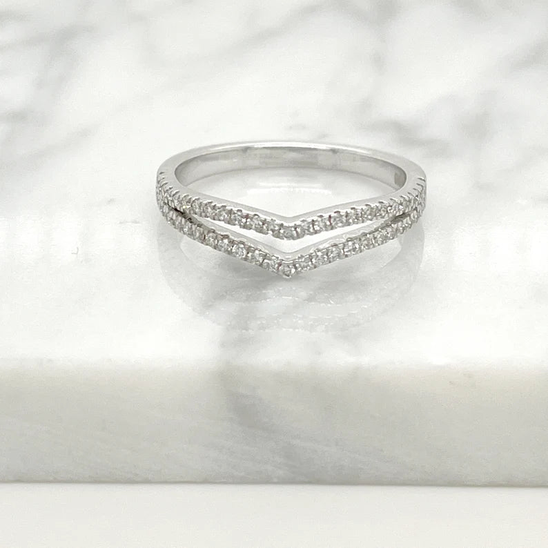 18K Solid Gold 0.27 CT V-Shaped Chevron Natural Diamond Stacking Ring - Close Up | Riyanika Jewels