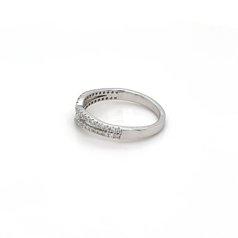 18K Solid Gold 0.27 CT V-Shaped Chevron Natural Diamond Stacking Ring - Detail | Riyanika Jewels