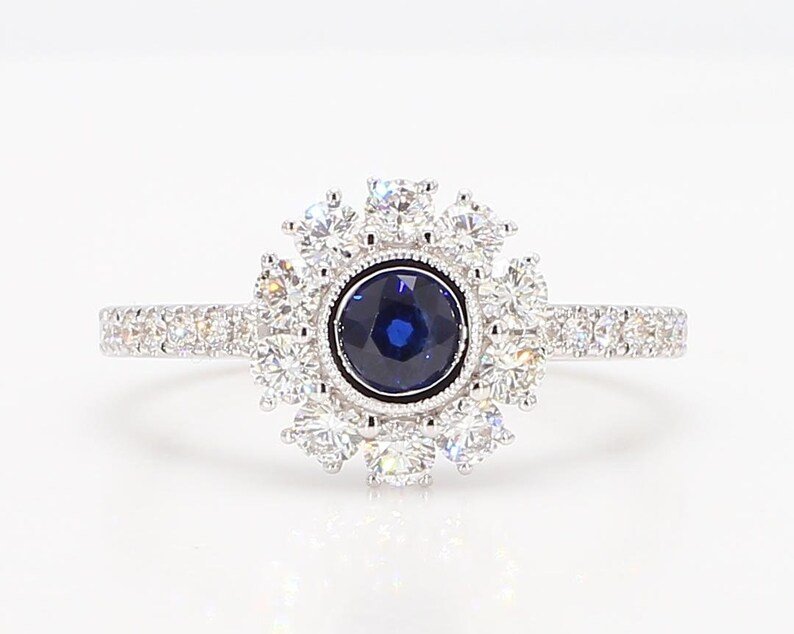 18K Solid Gold Blue Round Sapphire & Lab Grown Diamond 1.00 Carat Ring - Detail | Riyanika Jewels