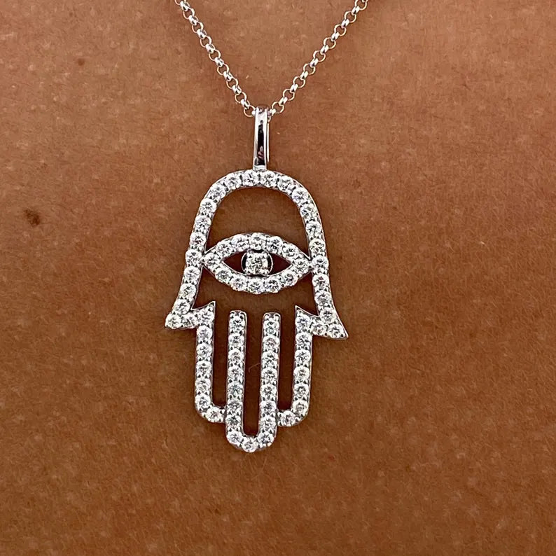 18K Solid Gold Lab Grown Diamond Hamsa Pendant Necklace - Detail | Riyanika Jewels