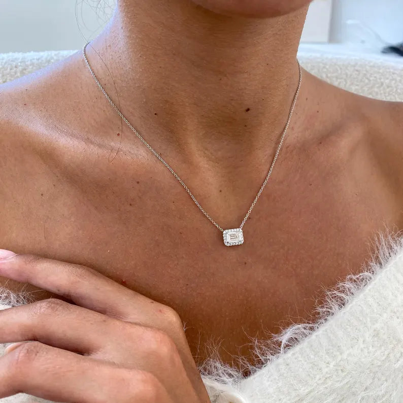 18K Solid Gold Lab Grown Diamond Emerald & Round Halo Pendant Necklace - Detail | Riyanika Jewels