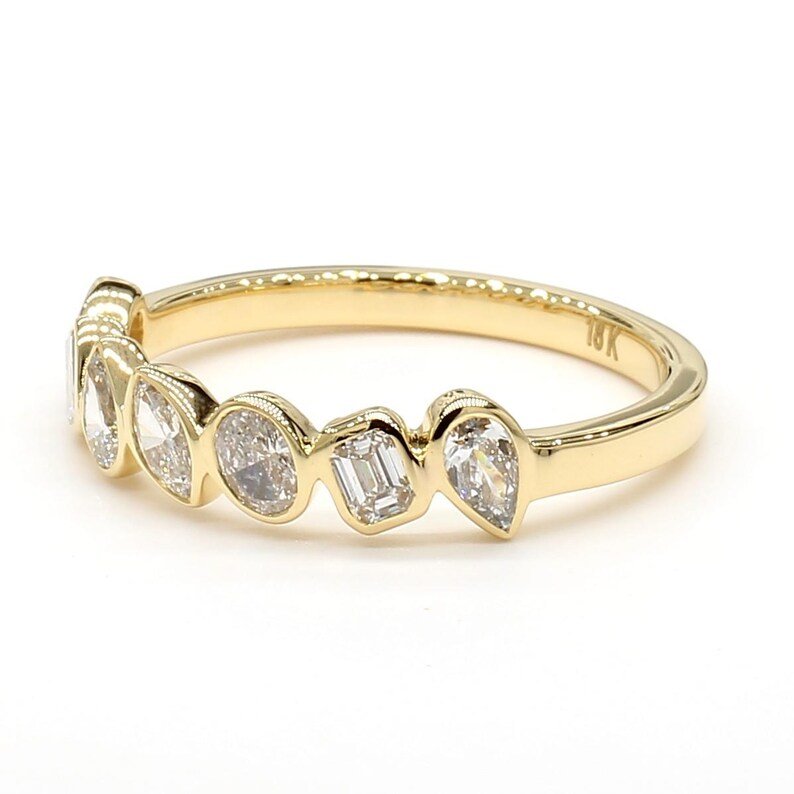 18K Solid Gold Emerald Lab Grown Diamond 0.73 Carat Cocktail Band - Detail | Riyanika Jewels