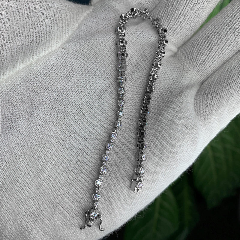 18K Solid Gold Natural Diamond Round Cut Tennis Bracelet - Detail | Riyanika Jewels