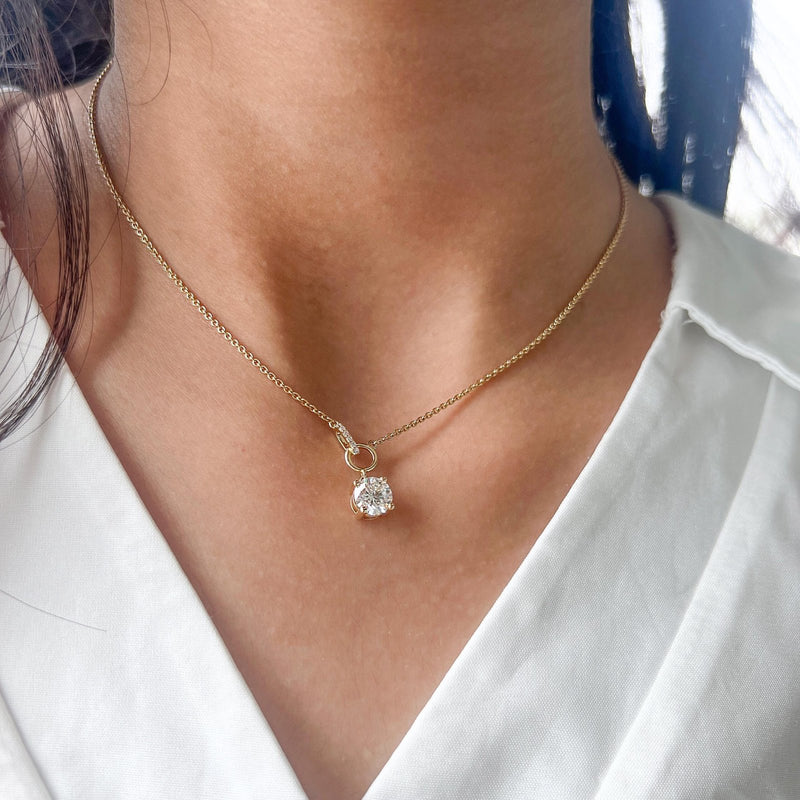 18K Solid Gold Natural Diamond 1.00 Ct Round Solitaire Necklace – Minimalist Interlocking Design - Detail | Riyanika Jewels
