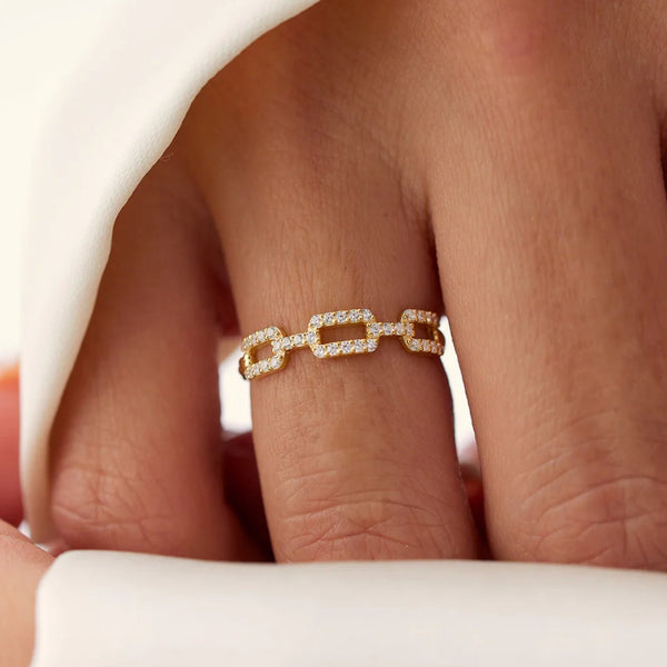 18K Solid Gold 0.38 CT Natural Diamond Chain Link Twisted Rope Engagement Ring - Side View | Riyanika Jewels