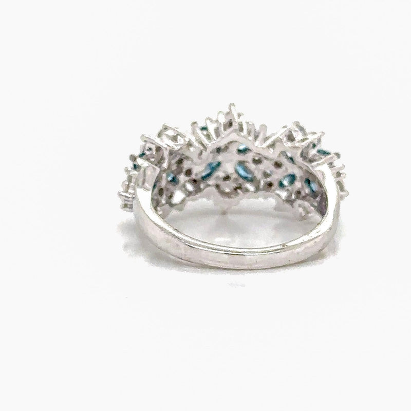 18K Solid Gold 2.00 CTW Natural Diamond Floral Cluster Ring - Close Up | Riyanika Jewels