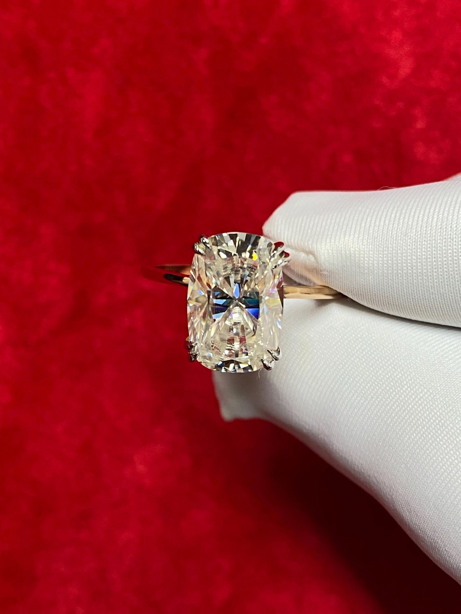 18K Solid Gold 4 CT Natural Diamond Elongated Cushion Cut Solitaire Engagement Ring 18K Solid Gold 4 CT Natural Diamond Elongated Cushion Cut Solitaire Engagement Ring