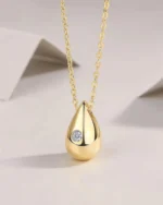 18K Solid Gold Teardrop Pendent Lab Grown Diamond Chain Necklace - Image 4